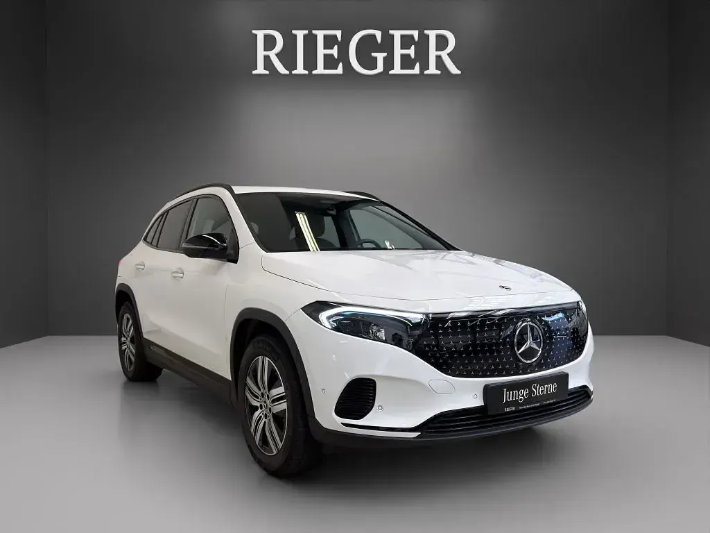 Gebraucht Mercedes EQA250+ Electric Art 139 kW (190 PS) 2025 Weiß SUV
