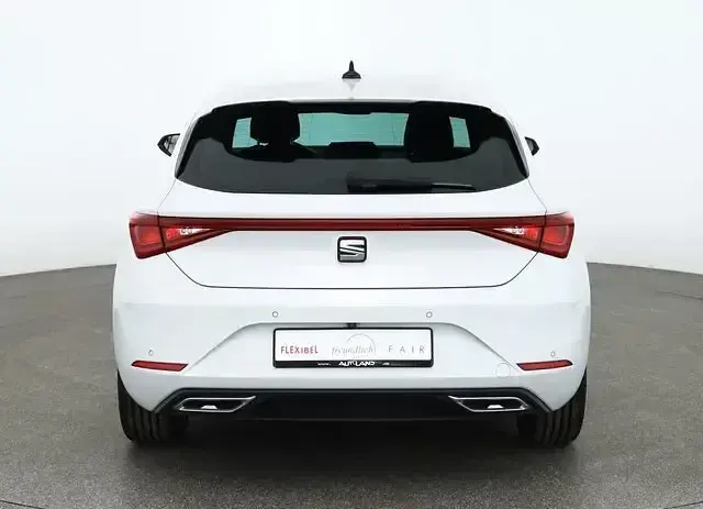 Gebraucht Seat Leon Beats 150 PS (110 kW) 2022 Weiß Limousine