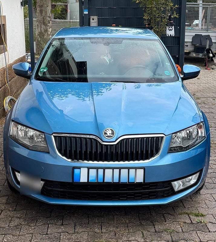 Blau Gebraucht 2014 Skoda Octavia Limousine | 4.700 € (Superpreis) - Bild 1/4