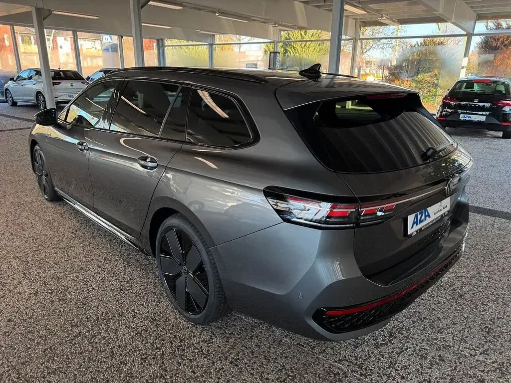Neu VW Passat R-line 193 PS (141 kW) 2025 Silber Kombi