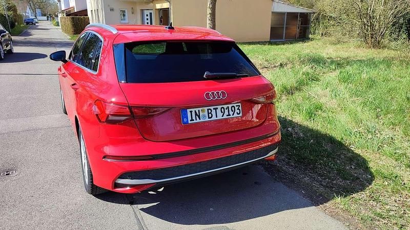 Second-hand Audi A3 Advanced 116 CP (85 kW) 2024 Roșu Break