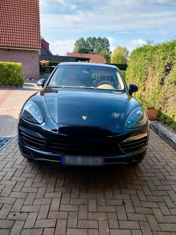 Schwarz Gebraucht 2011 Porsche Cayenne SUV | 21.900 € (Teuer) - Bild 1/4