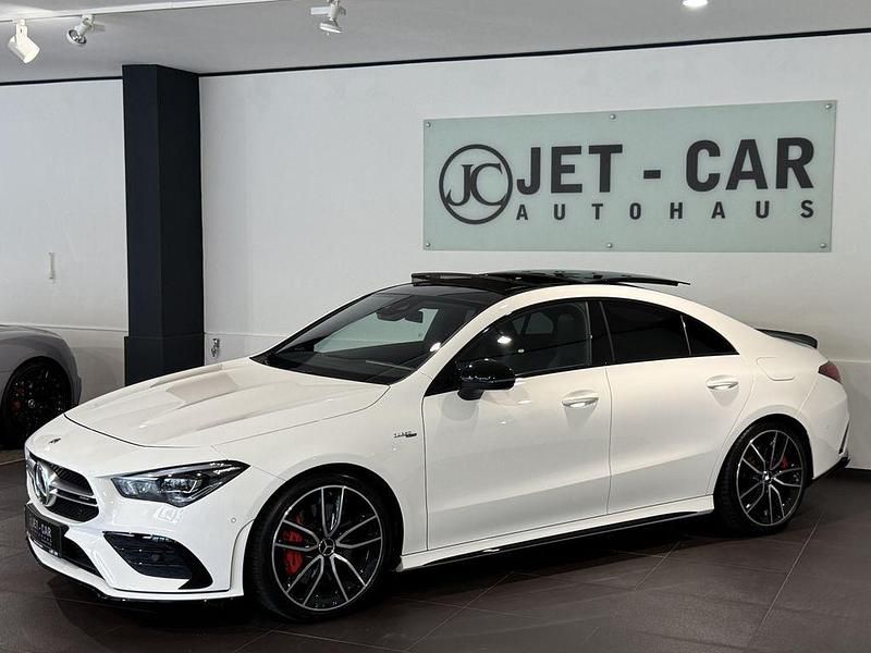 Weiß Gebraucht 2023 Mercedes CLA35 AMG AMG Limousine | 44.900 € (Fairer Preis) - Bild 1/4