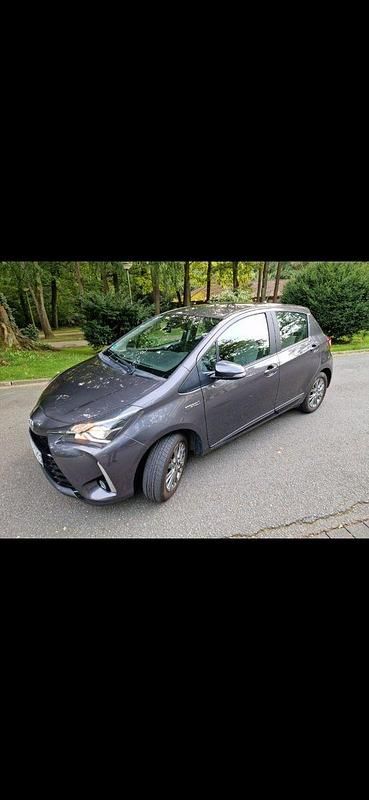Schwarz Gebraucht 2017 Toyota Yaris Comfort Kleinwagen | 14.200 € (Fairer Preis) - Bild 1/4