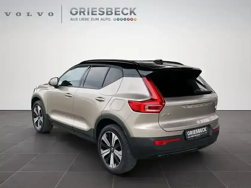 Gebraucht Volvo C40 169 kW (231 PS) 2023 Bright dusk / metallic SUV