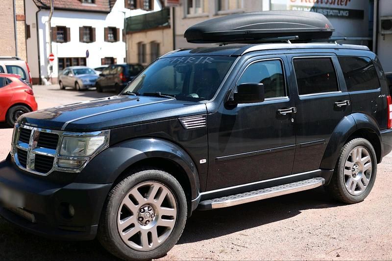 Schwarz Gebraucht 2010 Dodge Nitro SXT SUV | 8.500 € (Fairer Preis) - Bild 1/4