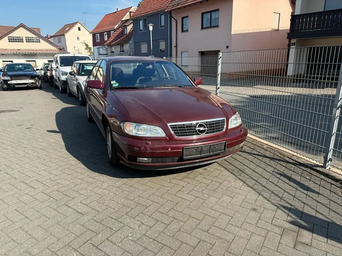 Gebraucht Opel Omega 180 PS (132 kW) 2002 Rot Limousine