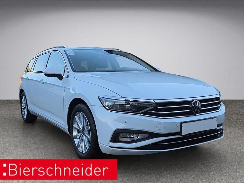 Usata VW Passat 150 CV (110 kW) 2023 Bianco Station wagon
