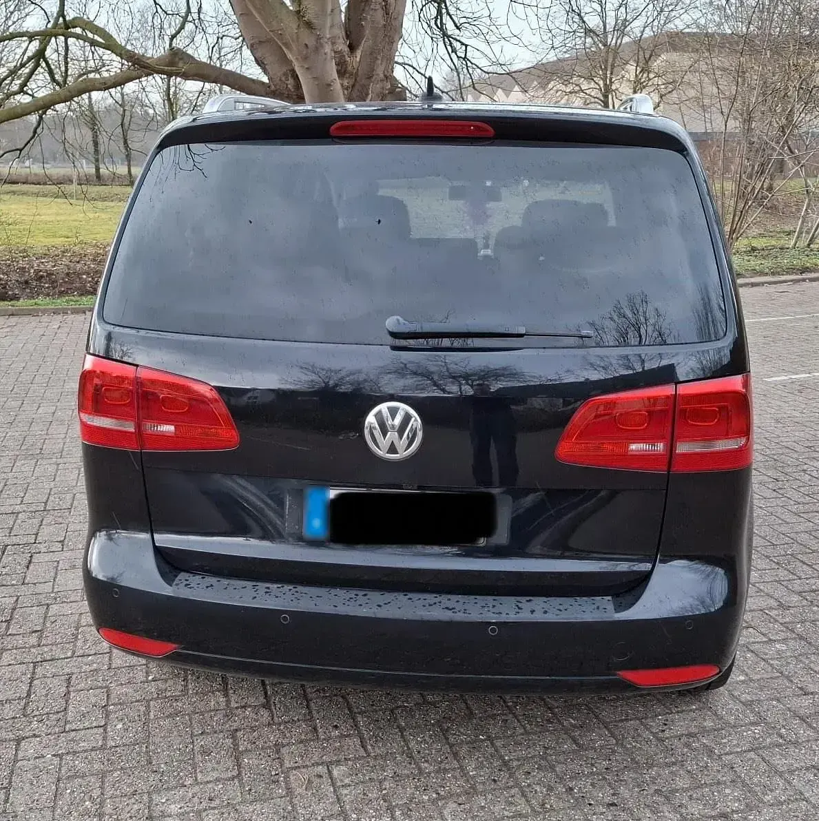 Gebraucht VW Touran Edition 105 PS (77 kW) 2014 Schwarz Van / Kleinbus