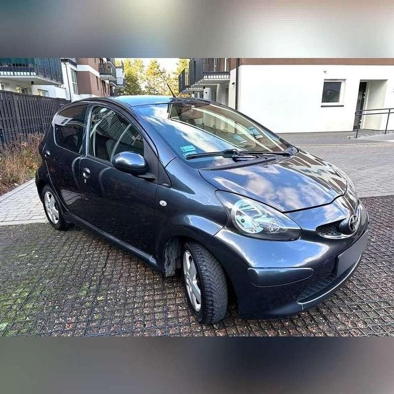 Grau Gebraucht 2007 Toyota Aygo Kleinwagen | 1.200 € (Superpreis) - Bild 1/4