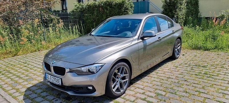 Gebraucht BMW 330e iPerformance 252 PS (185 kW) 2016 Grau Limousine