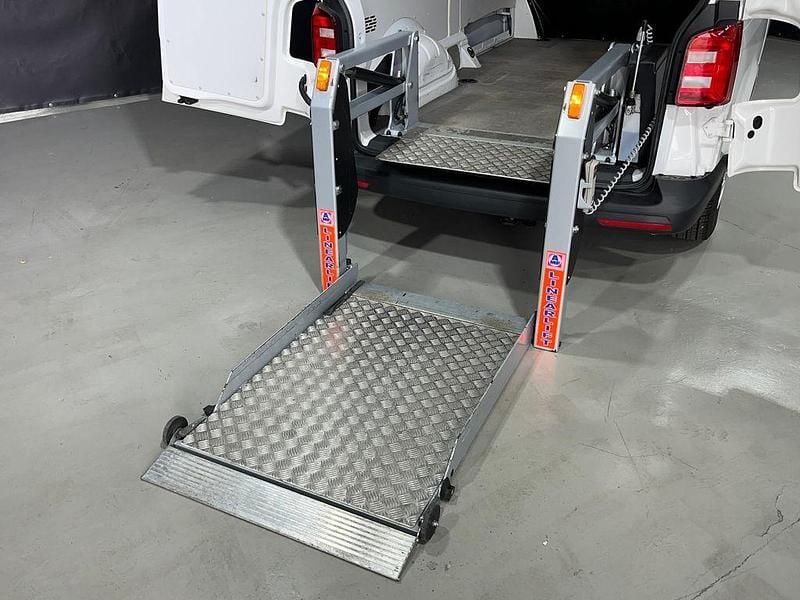 Weiß Gebraucht 2019 VW T6.1 Van | 25.990 € (Fairer Preis) - Bild 1/4