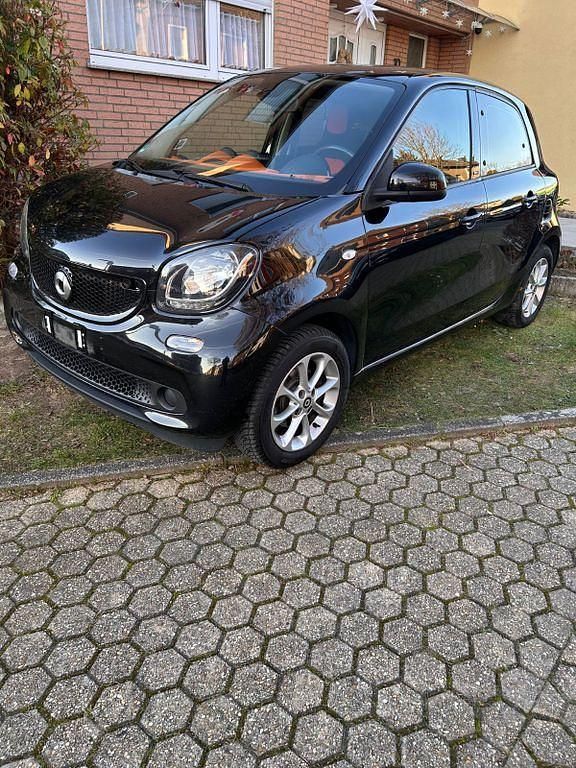 Second-hand Smart ForFour 71 CP (52 kW) 2015 Negru Hatchback