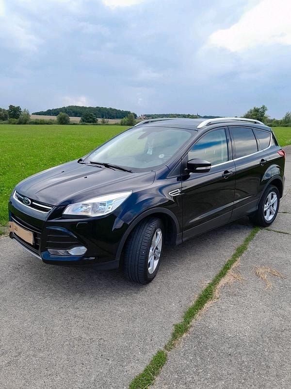 Gebraucht Ford Kuga 150 PS (110 kW) 2015 Schwarz SUV