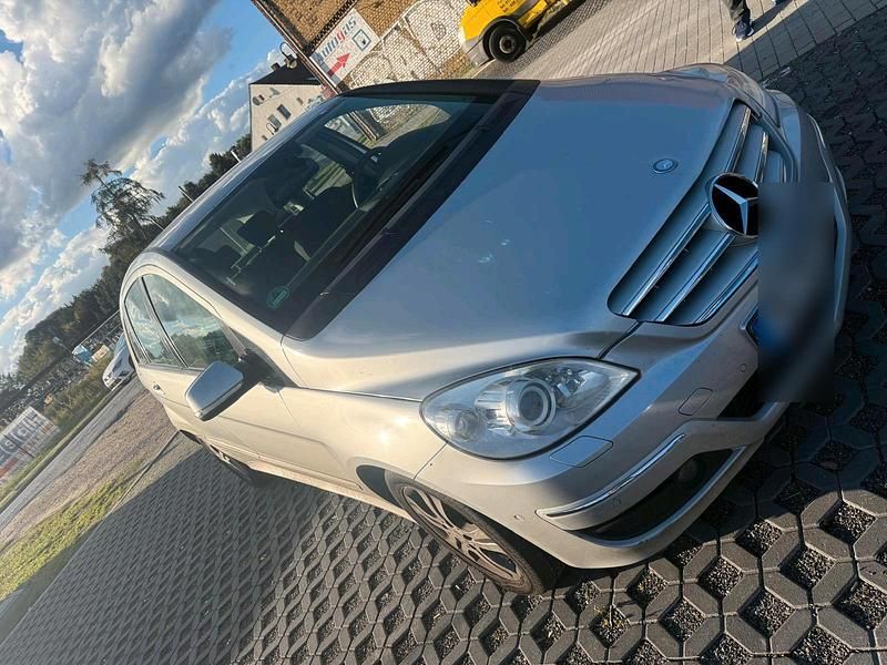 Silber Gebraucht 2008 Mercedes B200 Van / Kleinbus | 1.700 € (Guter Preis) - Bild 1/4