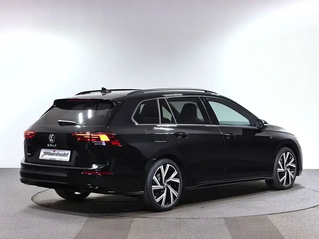 Gebraucht VW Golf VIII Style 150 PS (110 kW) 2024 Grenadillschwarz metallic Kombi