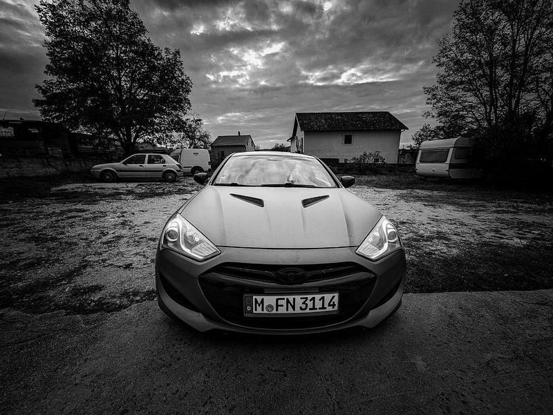 Beige Gebraucht 2013 Hyundai Genesis Coupé | 10.500 € - Bild 1/4