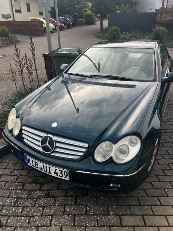 Grün Gebraucht 2002 Mercedes CLK320 Elegance Coupé | 4.500 € (Guter Preis) - Bild 1/4