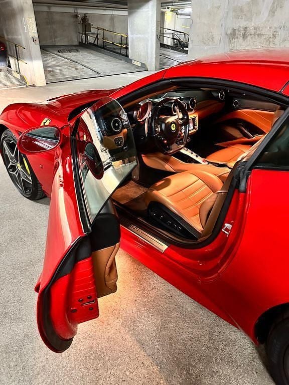 Gebraucht Ferrari California 560 PS (411 kW) 2014 Rot Cabrio