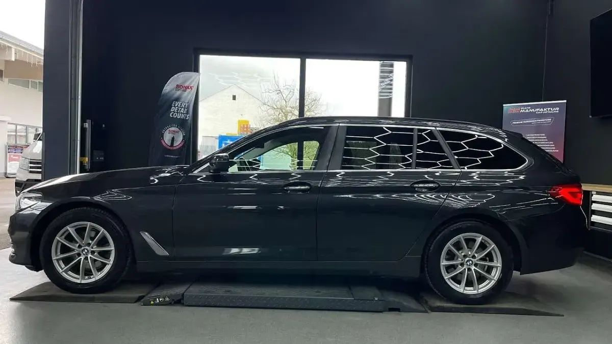 Używany BMW 520 Performance 190 KM (139 kW) 2017 Szary Kombi