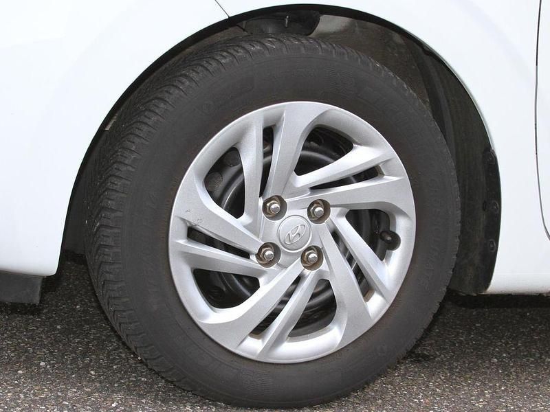 Gebraucht Hyundai i10 Select 67 PS (49 kW) 2020 Weiß Kleinwagen