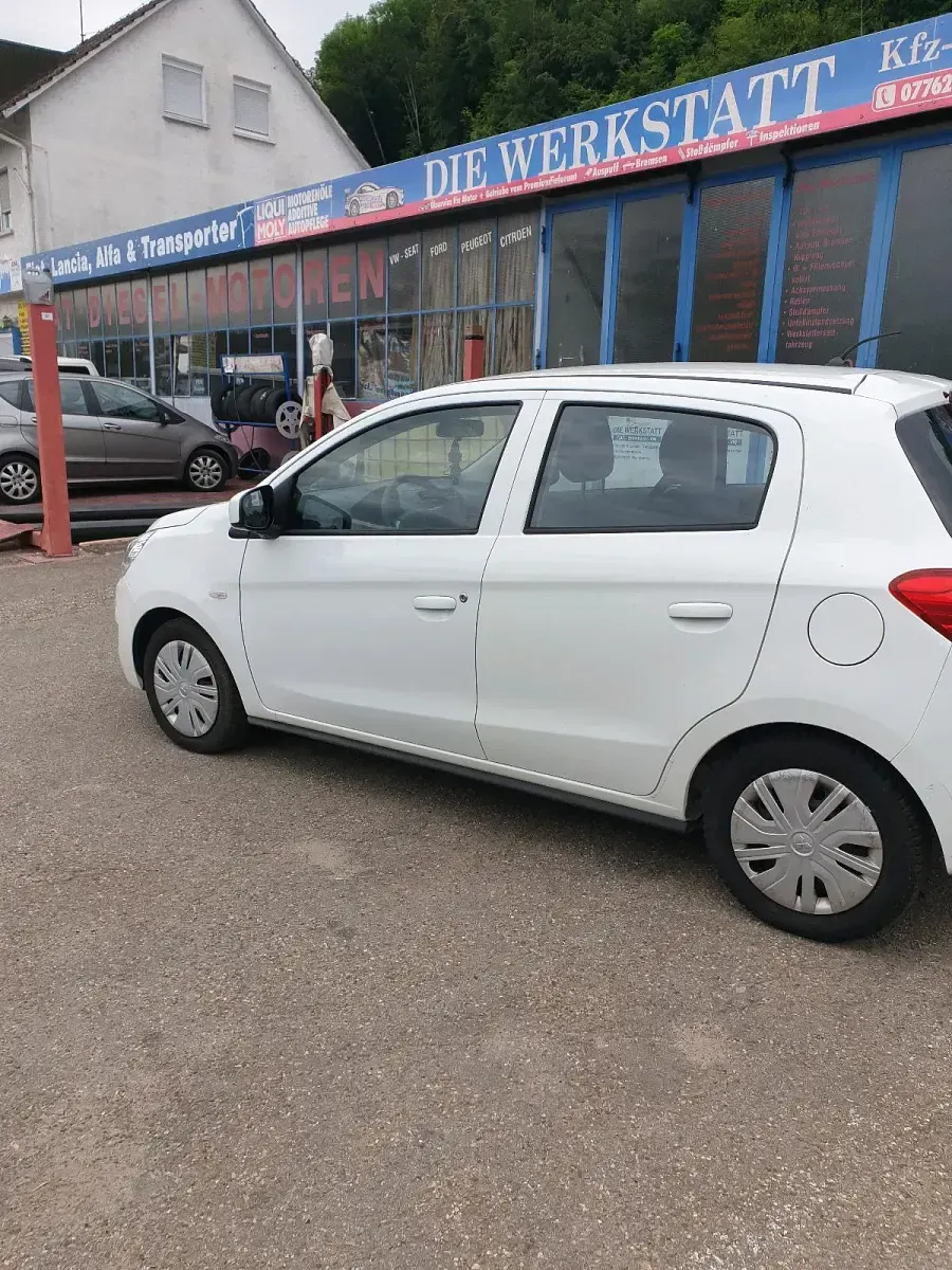 Gebraucht Mitsubishi Space Star 71 PS (52 kW) 2019 Weiß Kleinwagen