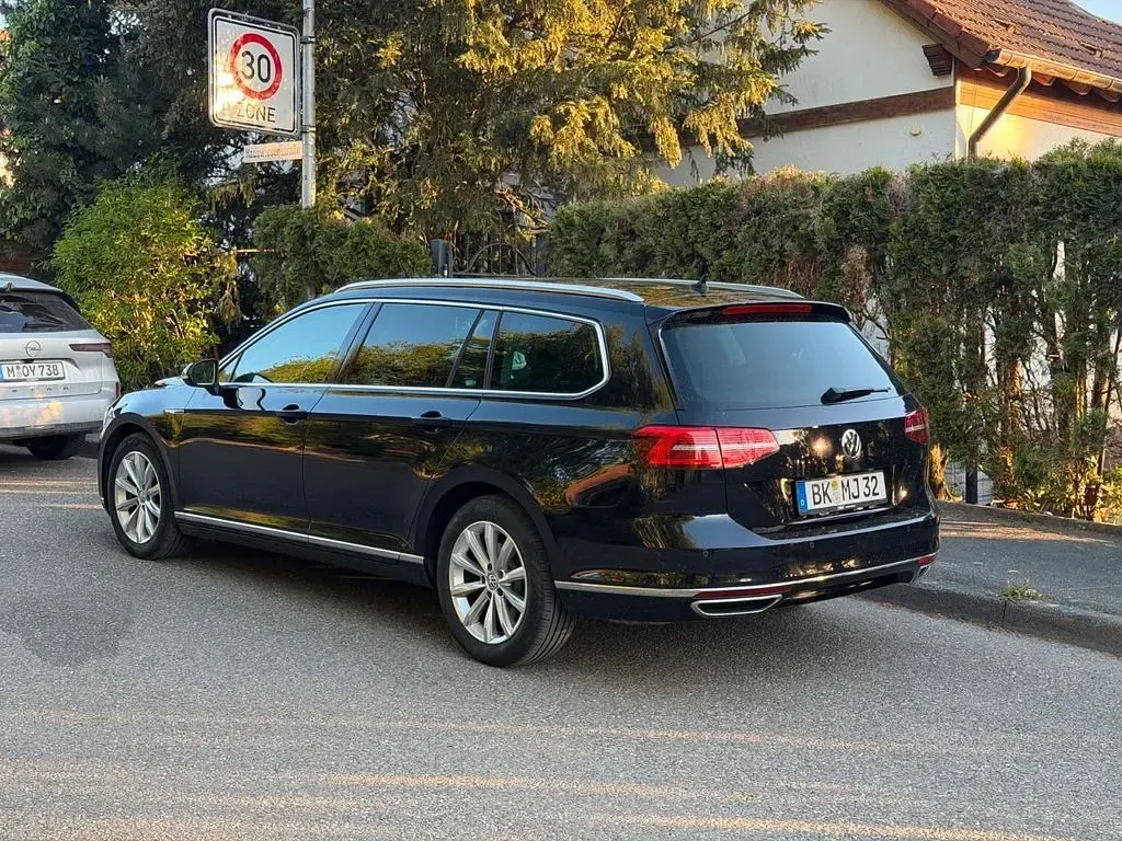 Gebraucht VW Passat Highline 190 PS (139 kW) 2018 Schwarz Limousine