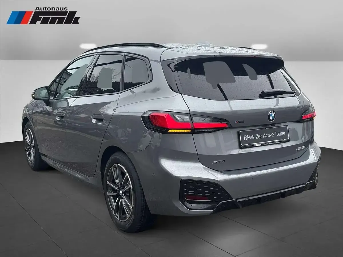 Neu BMW 223 Active Tourer M Sport 204 PS (150 kW) 2025 Grau Van / Kleinbus