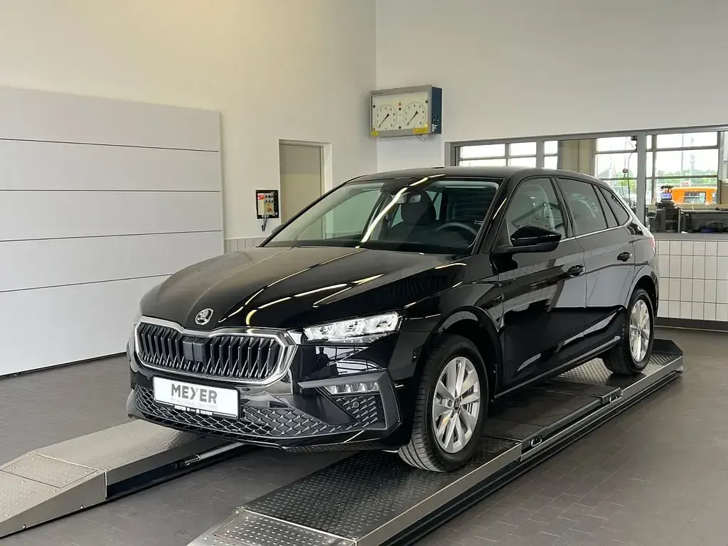 Neu Skoda Scala Selection 116 PS (85 kW) 2026 Blackmagic perleffekt Kleinwagen