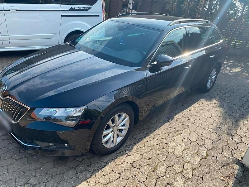 Gebraucht Skoda Superb 150 PS (110 kW) 2016 Schwarz Kombi