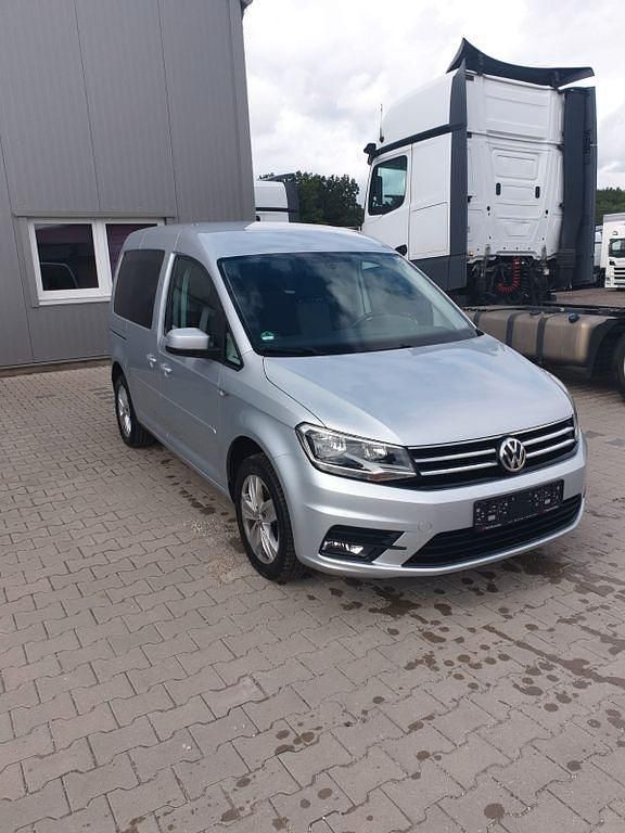 Silber Gebraucht 2016 VW Caddy Trendline Van / Kleinbus | 14.449 € (Etwas zu teuer) - Bild 1/4