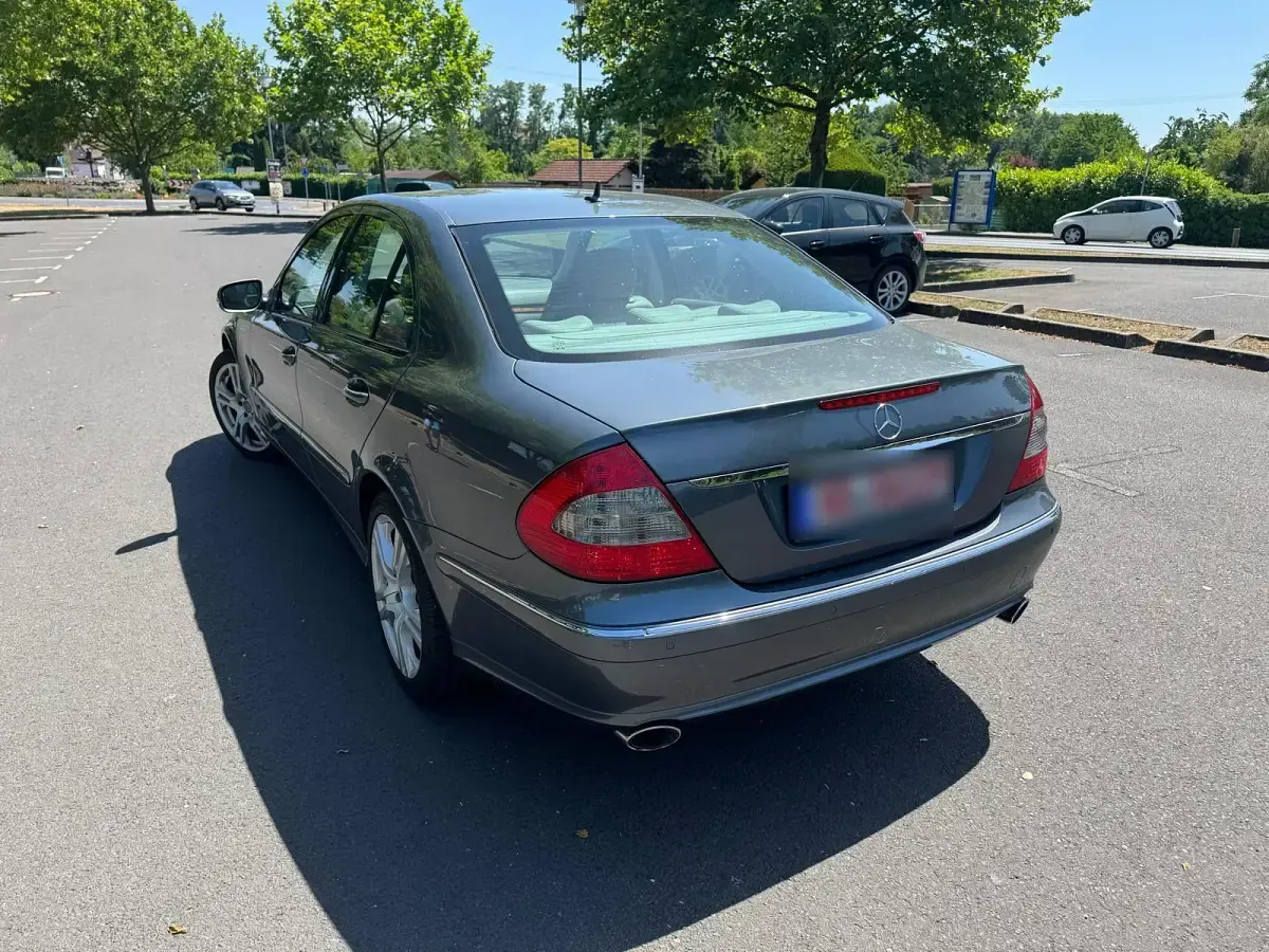 Gebraucht Mercedes E320 224 PS (164 kW) 2008 Grau Limousine