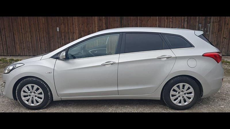 Gebraucht Hyundai i30 110 PS (80 kW) 2016 Silber Kombi