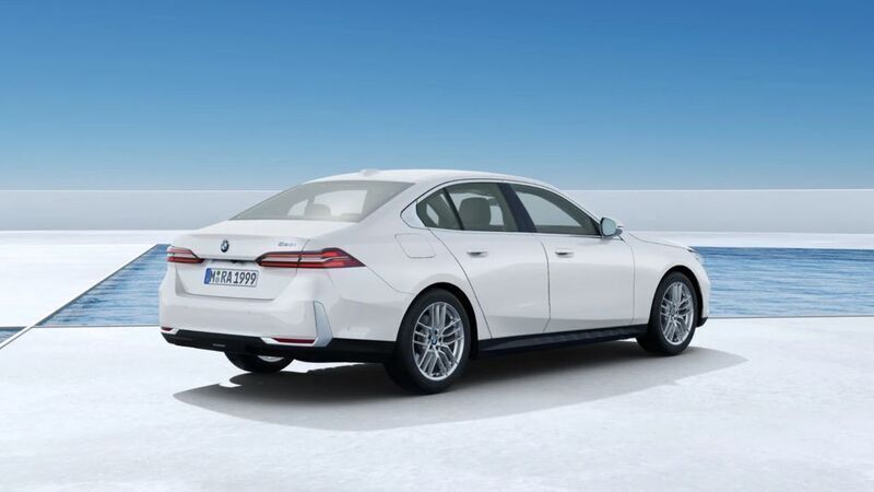 Neu BMW 520 208 PS (152 kW) 2025 Alpinweiss uni Limousine