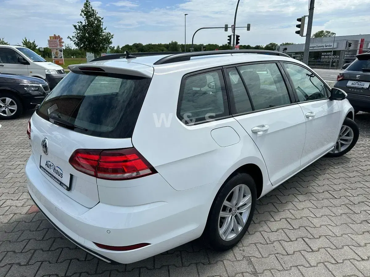 Gebraucht VW Golf VII Comfortline 116 PS (85 kW) 2019 Weiß Kombi