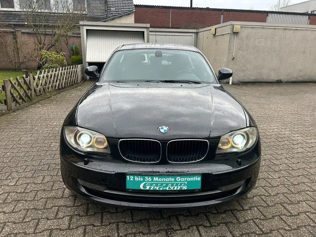 Gebraucht BMW 118 Sport Line 143 PS (105 kW) 2011 Schwarz Kleinwagen