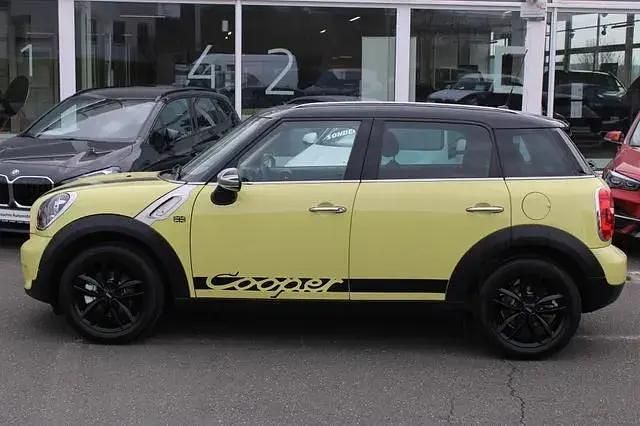 Usata Mini Cooper Pepper 122 CV (89 kW) 2012 Giallo Utilitaria
