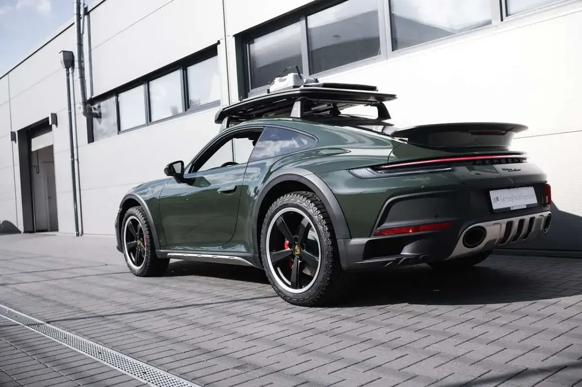 Gebraucht Porsche 992 480 PS (353 kW) 2024 Underberggrün Coupé
