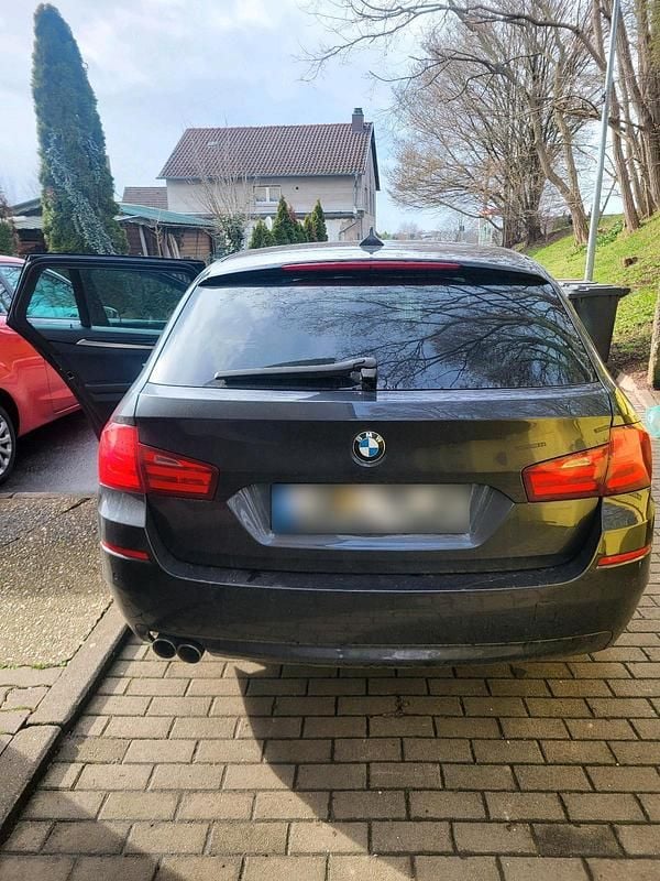 Gebraucht BMW 520 184 PS (135 kW) 2012 Grau Kombi