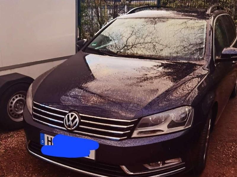 Gebraucht VW Passat Highline 122 PS (89 kW) 2011 Blau Kombi