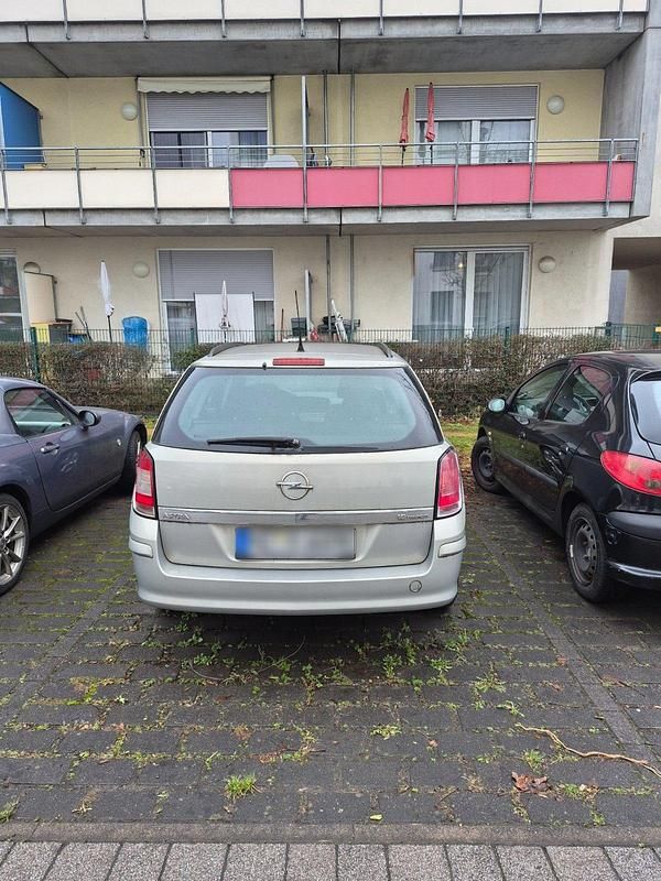 Gebraucht Opel Astra 105 PS (77 kW) 2007 Grau Kombi