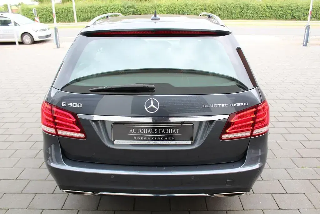 Gebraucht Mercedes E300 Avantgarde 204 PS (150 kW) 2014 Grau Kombi