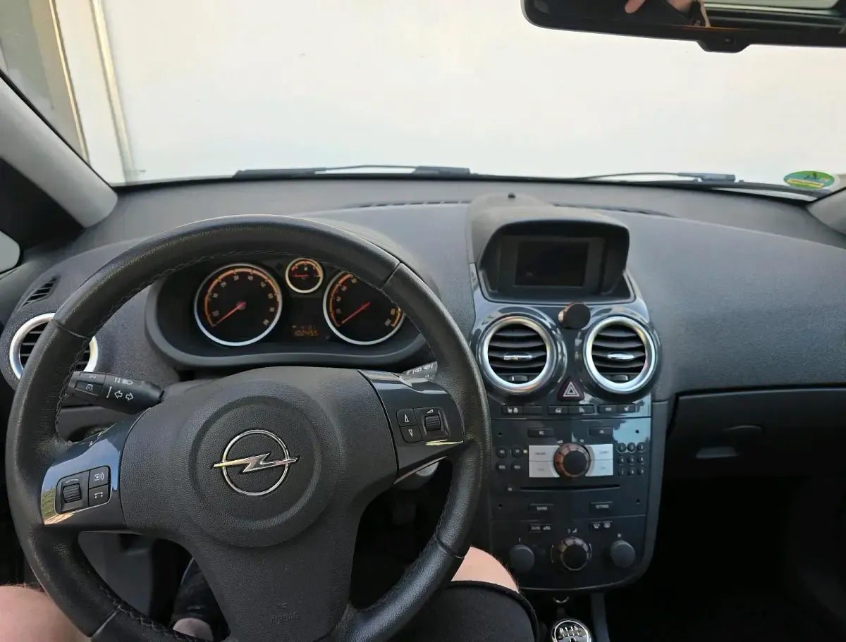Gebraucht Opel Corsa 87 PS (63 kW) 2012 Grau Kleinwagen