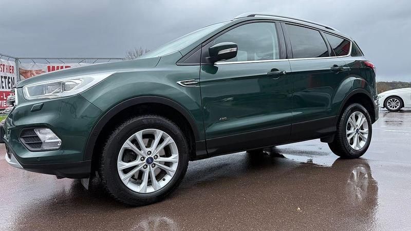 Gebraucht Ford Kuga Titanium 179 PS (131 kW) 2018 Grün SUV