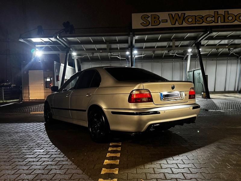 Gebraucht BMW 530 M Sport 193 PS (141 kW) 2003 Silber Limousine