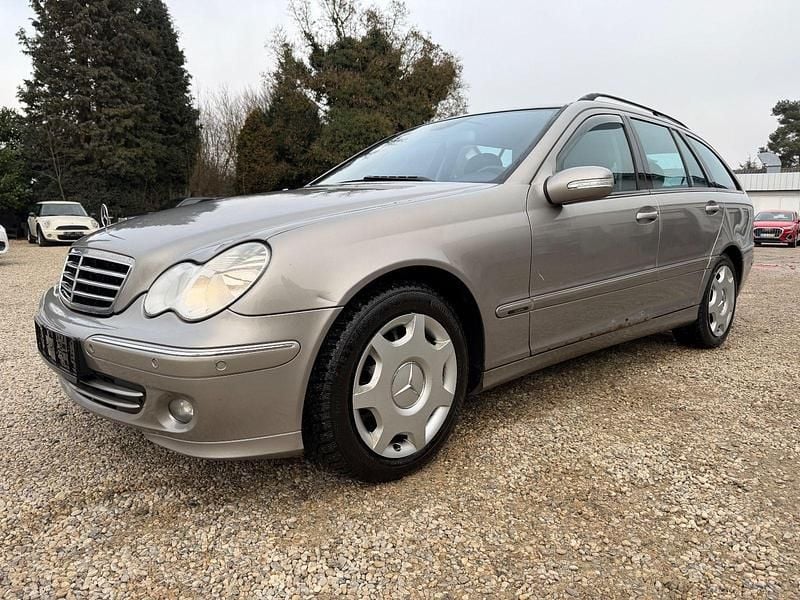 Silber Gebraucht 2005 Mercedes C200 Avantgarde Kombi | 1.450 € (Fairer Preis) - Bild 1/4