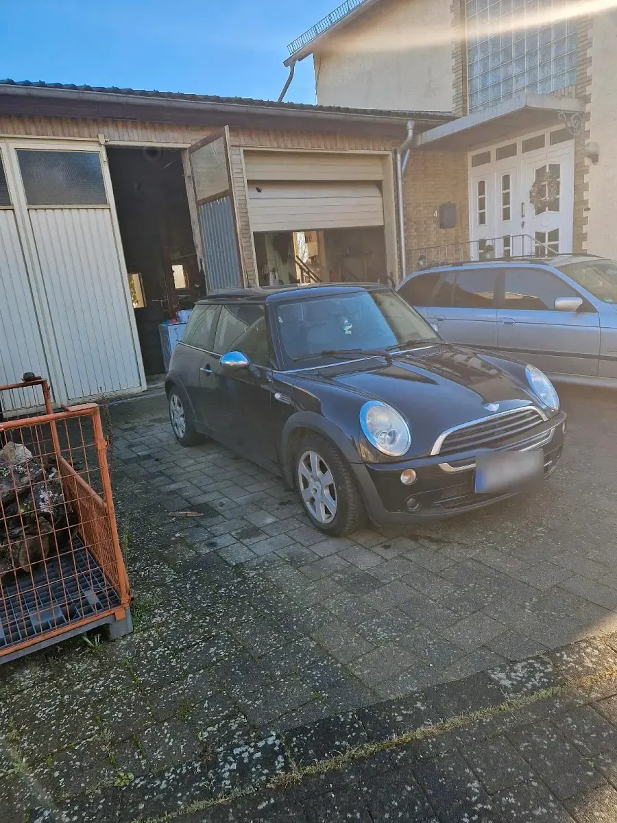 Używany Mini Cooper 90 KM (66 kW) 2006 Czarny Hatchback