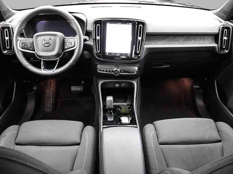 Gebraucht Volvo XC40 Core 169 kW (231 PS) 2023 Schwarz SUV