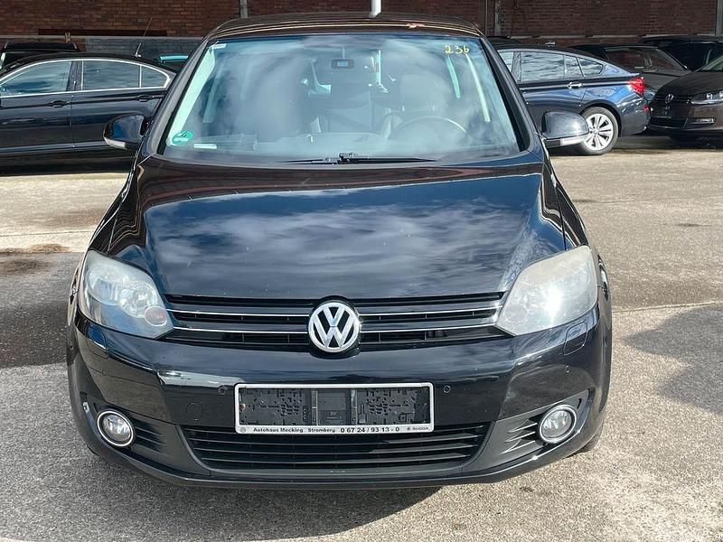 Gebraucht VW Golf VI Team 105 PS (77 kW) 2010 Schwarz Kleinwagen