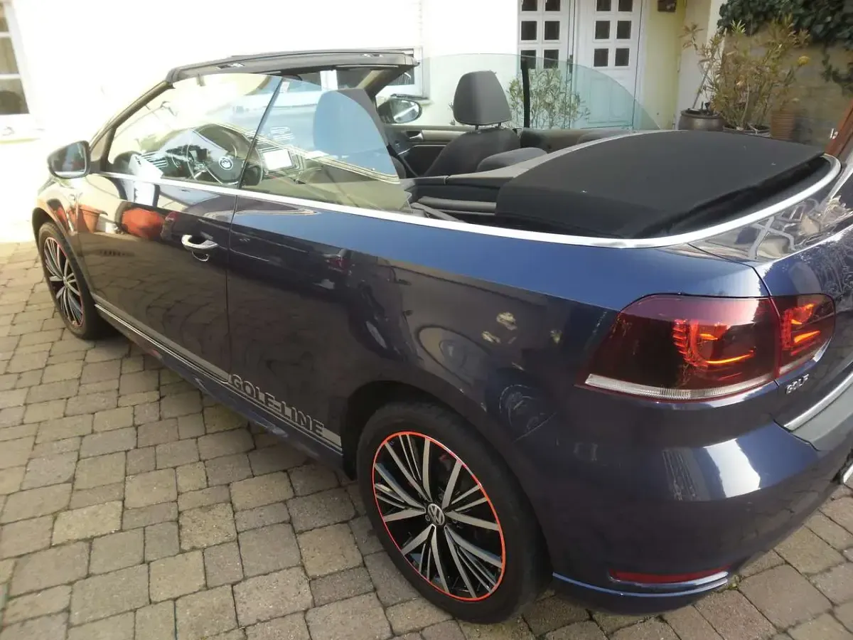 Gebraucht VW Golf Cabriolet Allstar 110 PS (80 kW) 2016 Blau Cabrio